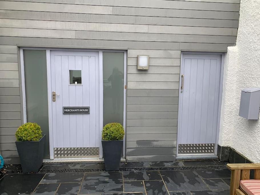 Merchants Mews, Fowey, Parking. Pets Welcome. Exterior photo